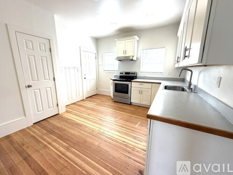 Source URL: https://prod-avail.s3.amazonaws.com/public_images/43132057/listing/Kitchen_2.jpg