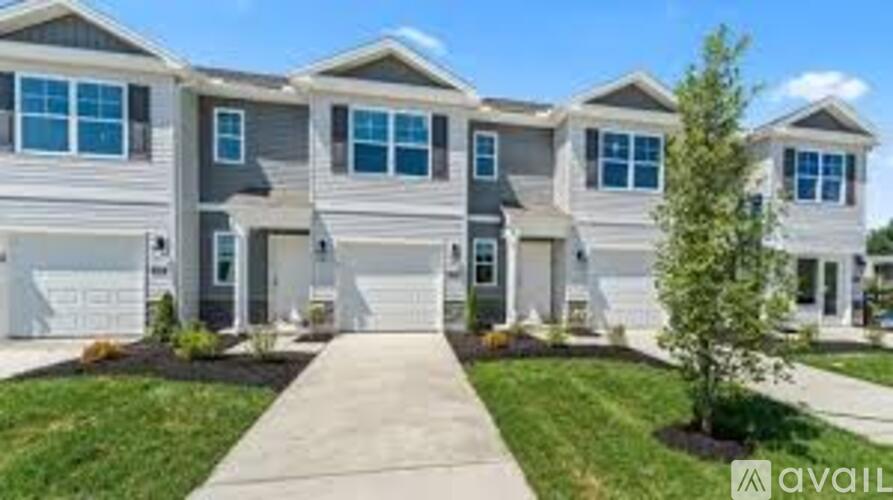 New Year Drive 3 Beds Townhouse for Rent - Photo gallery 3