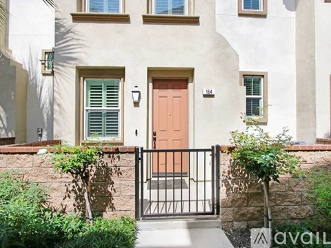 164 Royal Wy 3 Beds Apartment for Rent