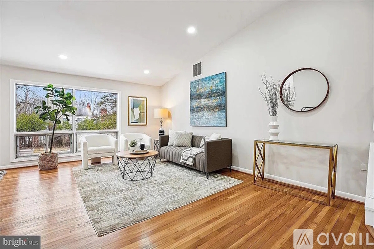 11505 Monticello Avenue 5 Beds Single Family Home for Rent - Photo gallery 2