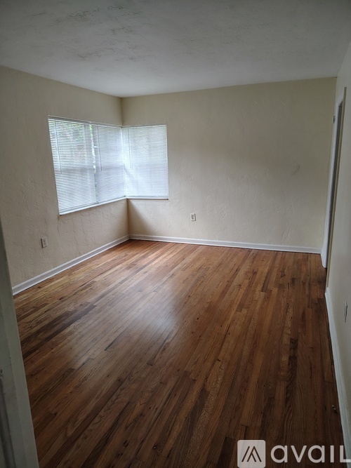 3614 S Church Ave 3 Beds Single Family Home for Rent - Photo gallery 2