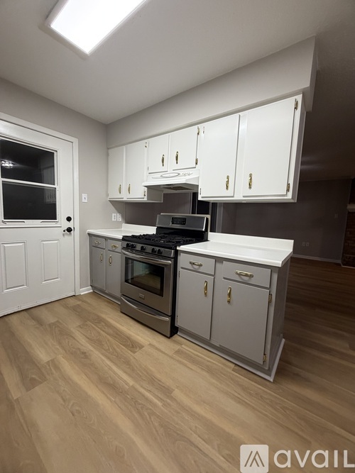 2 Hawthorne Drive 3 Beds Single Family Home for Rent - Photo gallery 2