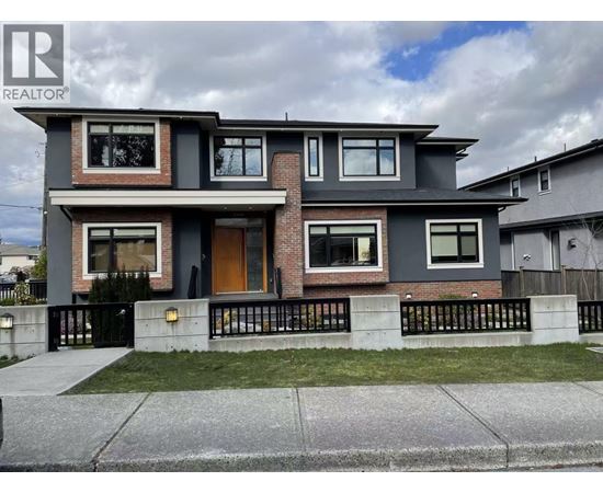 ensuite 5335 IRVING STREET STREET 1 House for Rent - Photo gallery 1