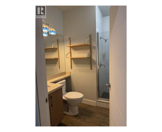 ensuite 5335 IRVING STREET STREET 1 House for Rent - Photo gallery 2