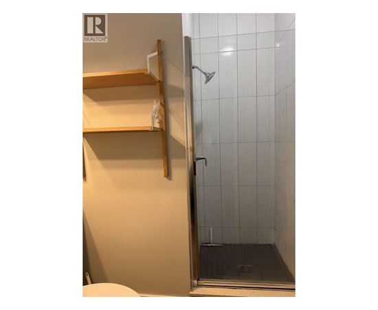 ensuite 5335 IRVING STREET STREET 1 House for Rent - Photo gallery 3