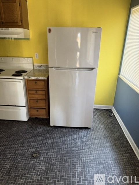 Source URL: https://prod-avail.s3.amazonaws.com/public_images/43118663/listing/IMG_7228.jpeg
