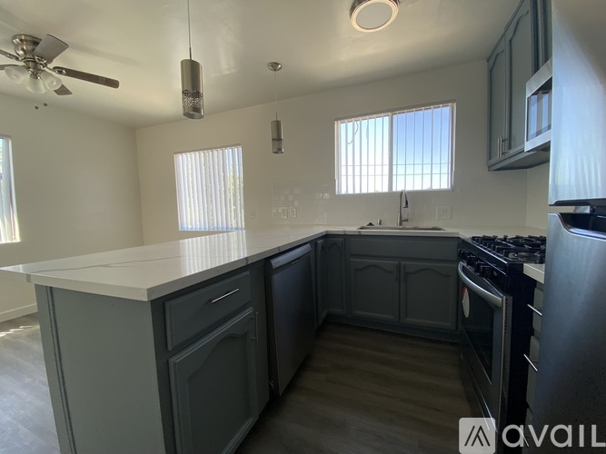 Source URL: https://prod-avail.s3.amazonaws.com/public_images/43123628/listing/13_Kitchen_7.jpeg
