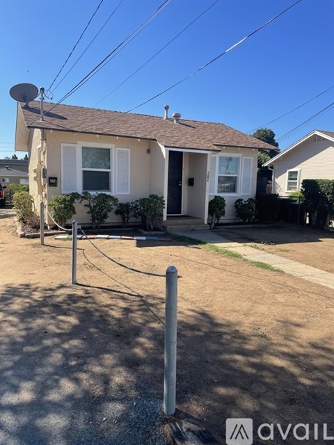 582 Mc Intosh Street 1 Apartment for Rent