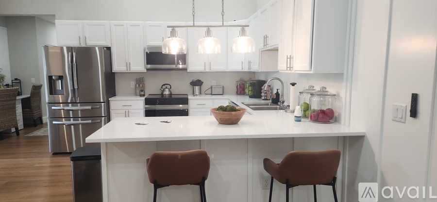 6414 W Flanders Ln 3 Beds Single Family Home for Rent - Photo gallery 5
