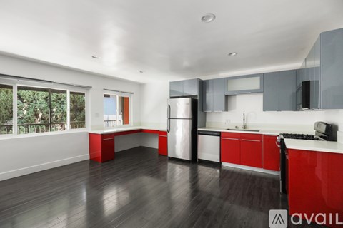 Source URL: https://prod-avail.s3.amazonaws.com/public_images/43119306/listing/1321_W._36th_Pl._unit_6_-09.jpg