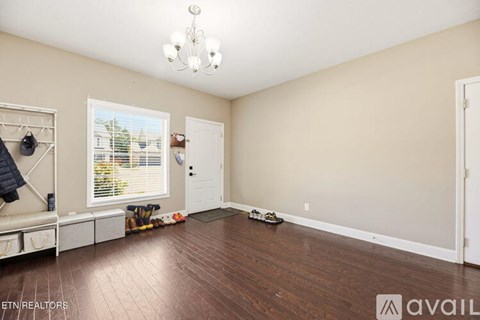 Source URL: https://prod-avail.s3.amazonaws.com/public_images/43118737/listing/entrance.jpg