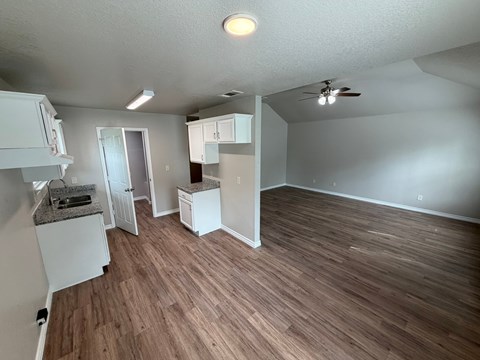 510 South Henderson Street 3 Beds Apartment for Rent