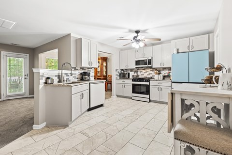 7155 Laurel Creek 3 Beds Apartment for Rent
