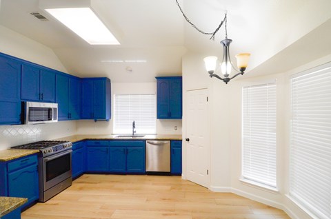 506 Pleasant Valley Drive 3 Beds Apartment for Rent