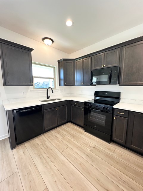 7382 Alley Oak Ln. 3 Beds Apartment for Rent