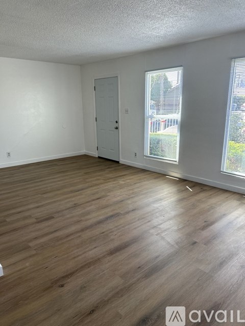 Source URL: https://prod-avail.s3.amazonaws.com/public_images/43128648/listing/IMG_7466.jpeg