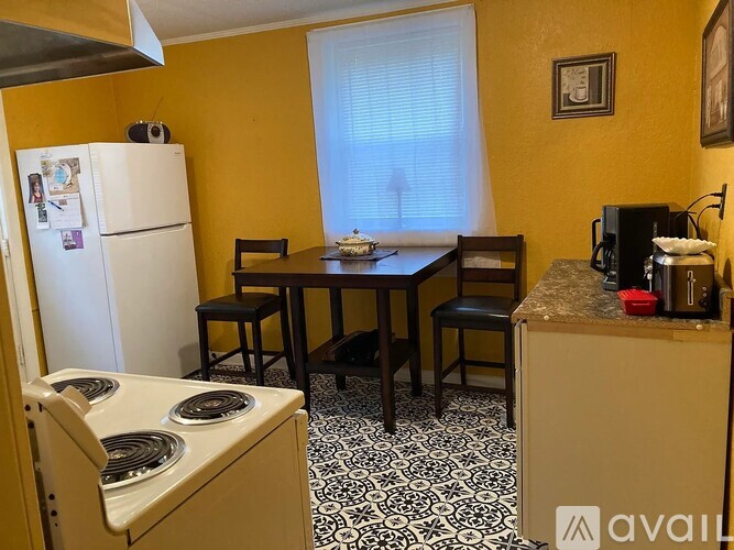 Source URL: https://prod-avail.s3.amazonaws.com/public_images/39109974/listing/basement_kitchen_1.jpeg