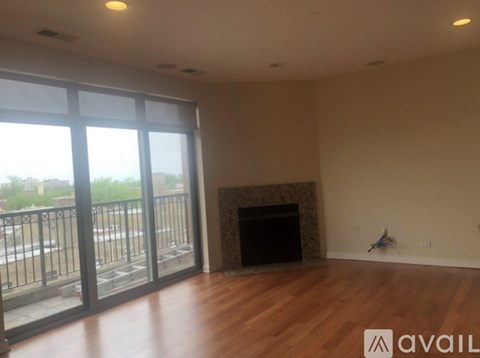 6957 N Greenview Ave 3 Beds Apartment for Rent