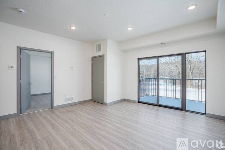 Source URL: https://prod-avail.s3.amazonaws.com/public_images/43126277/listing/Axis-Lofts_003.jpg