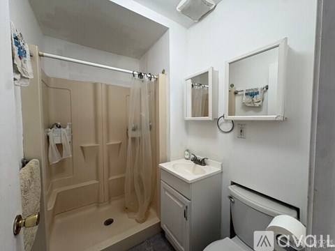 Source URL: https://prod-avail.s3.amazonaws.com/public_images/43125017/listing/internal_unit_photo_87843875_3.jpg