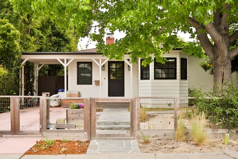 2330 Walnut Avenue 4 Beds Apartment for Rent