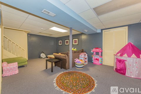 Source URL: https://prod-avail.s3.amazonaws.com/public_images/38702025/listing/final-13.jpg