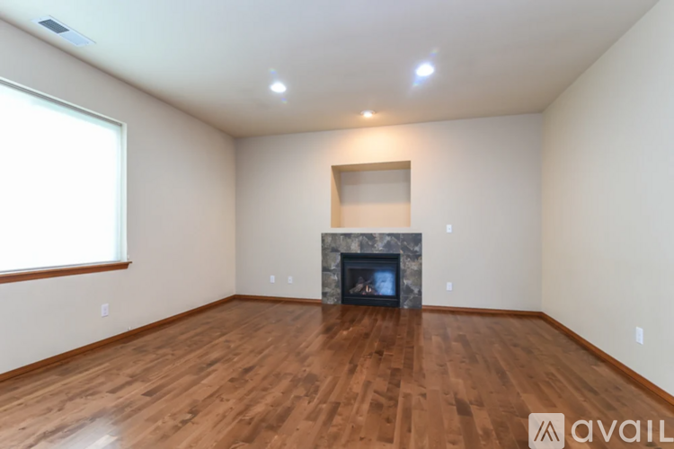 11607 26th Ave S 4 Beds Single Family Home for Rent - Photo gallery 4
