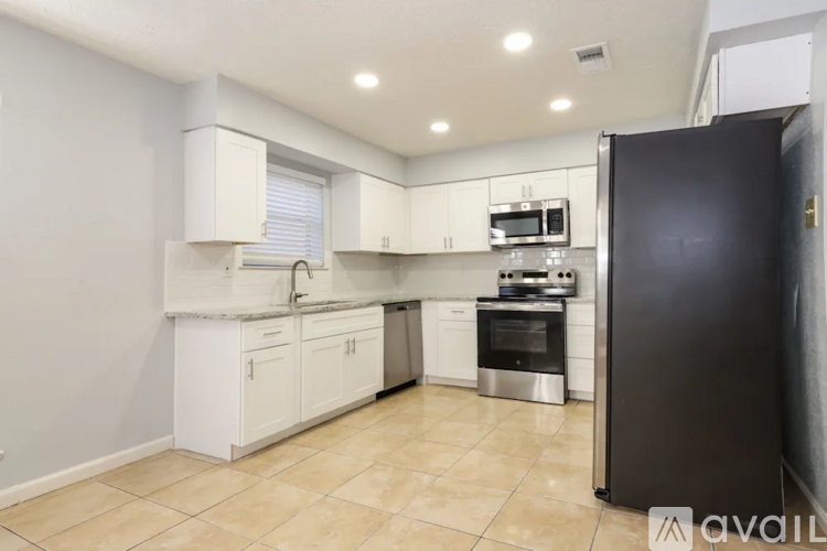 12012 Fork Creek Dr 4 Beds Single Family Home for Rent - Photo gallery 3
