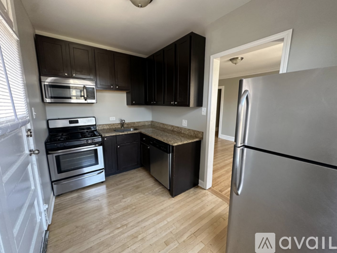 2341 W Rosemont Ave 1 Apartment for Rent - Photo gallery 4