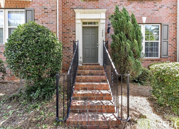 756 Naramore Street 4 Beds Townhouse for Rent - Photo gallery 2