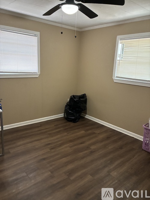 1512 West 12th Street 3 Beds Single Family Home for Rent - Photo gallery 3
