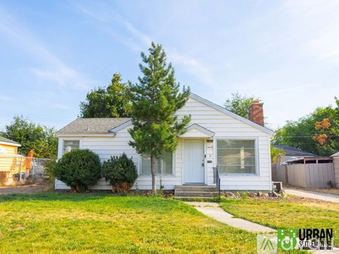 2427 W Walton Ave 2 Beds Apartment for Rent