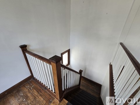 311 Crestwood Avenue 2 Beds Apartment for Rent