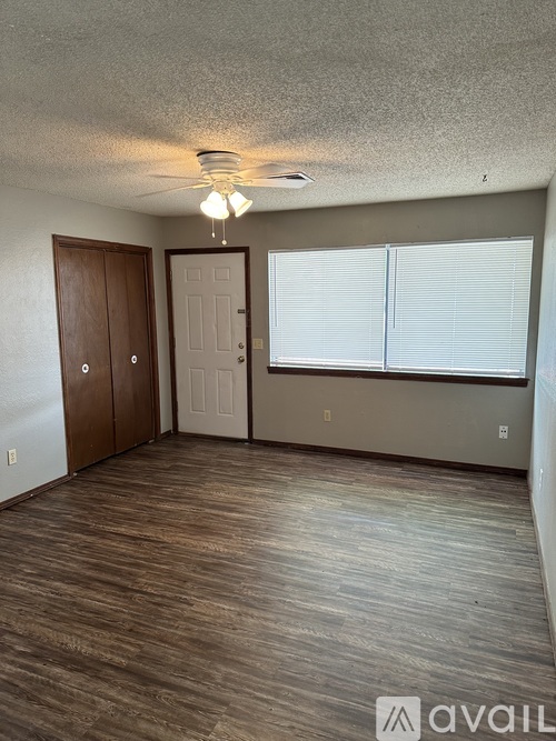 210 NW North St 2 Beds Apartment for Rent - Photo gallery 2