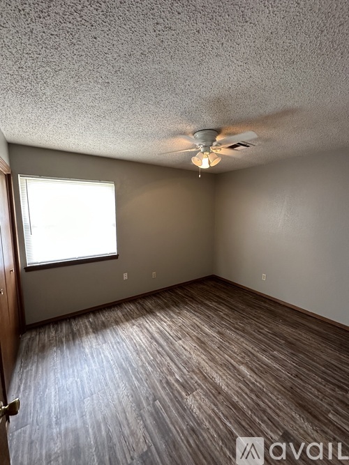 210 NW North St 2 Beds Apartment for Rent - Photo gallery 4