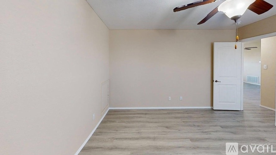 400 Plum Court 4 Beds Single Family Home for Rent - Photo gallery 3