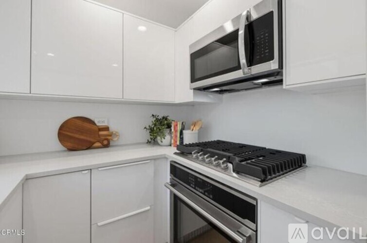 Source URL: https://prod-avail.s3.amazonaws.com/public_images/43108985/listing/kitchen_appliances.jpg