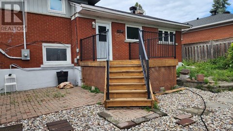 UPSTRS - 1015 PINECREST ROAD 3 Beds Apartment for Rent
