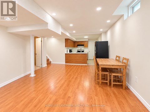 BASEMENT - 17 FERNCLIFFE CRESCENT 2 Beds Apartment for Rent