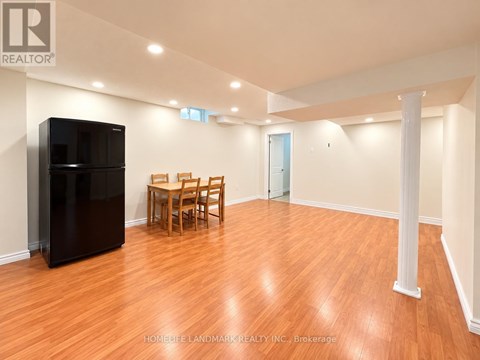 BASEMENT - 17 FERNCLIFFE CRESCENT 2 Beds Apartment for Rent