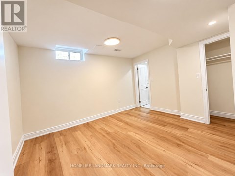 BASEMENT - 17 FERNCLIFFE CRESCENT 2 Beds Apartment for Rent