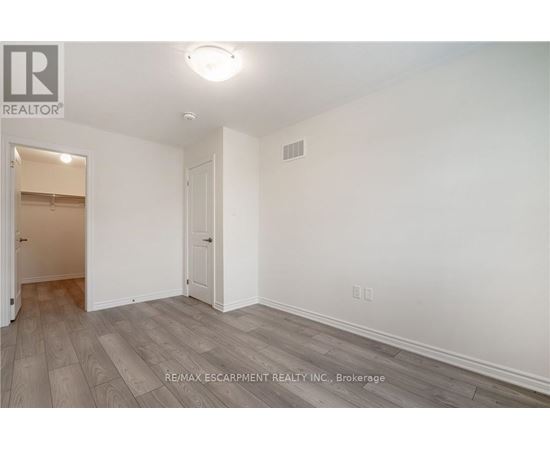 39 - 305 GARNER ROAD 2 Beds Home, Townhouse for Rent - Photo gallery 4