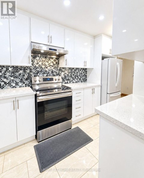 149 - 165 CHEROKEE BOULEVARD 2 Beds Apartment for Rent