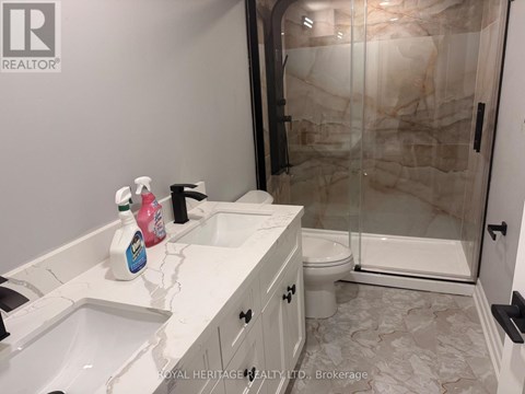 B - 286 LORINDALE DRIVE 4 Beds Apartment for Rent