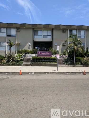 926 N Ardmore Ave 1 Apartment for Rent - Photo gallery 1