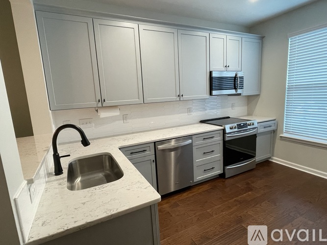 100 Stratford Lakes Drive 2 Beds Single Family Home for Rent - Photo gallery 4