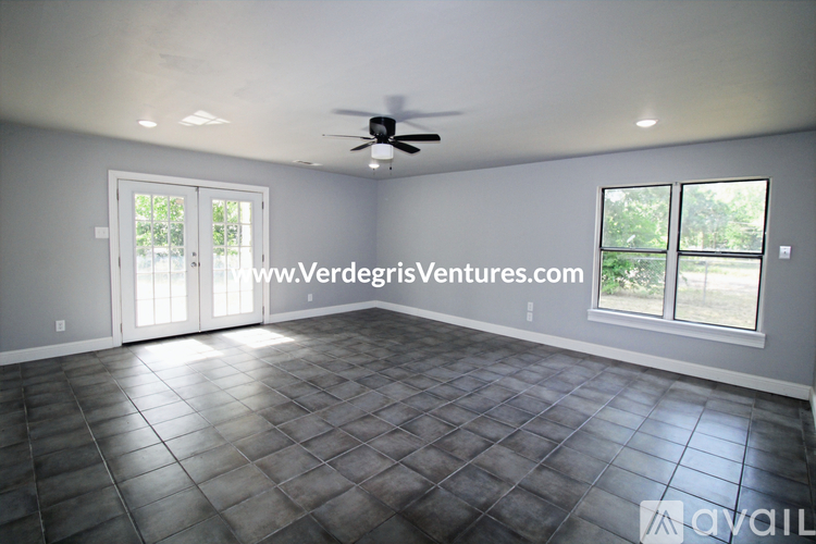 3420 Kenwood Ave 3 Beds Single Family Home for Rent - Photo gallery 2