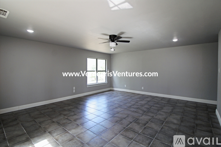 3420 Kenwood Ave 3 Beds Single Family Home for Rent - Photo gallery 3