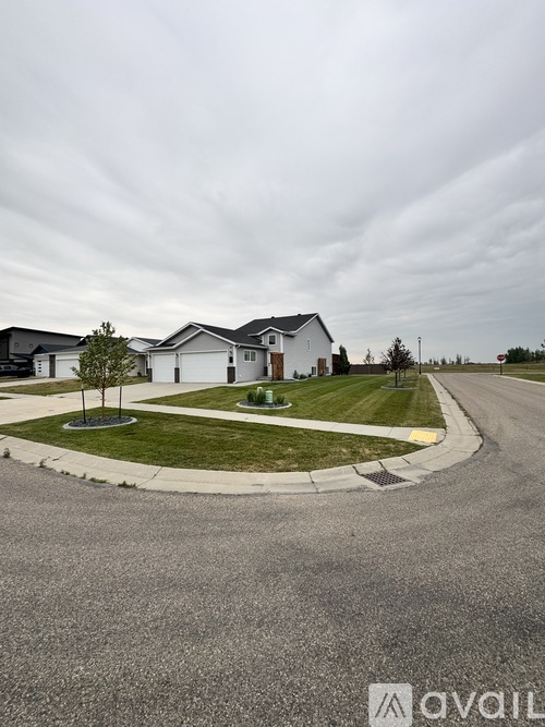 622 6th Street East 4 Beds Single Family Home for Rent - Photo gallery 1
