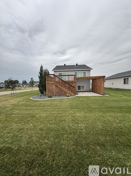622 6th Street East 4 Beds Single Family Home for Rent - Photo gallery 2